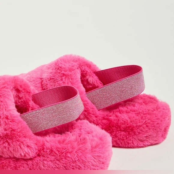 SALE🎁Torrid Pink Fur Slingback Slipper 9 - Picture 2 of 6